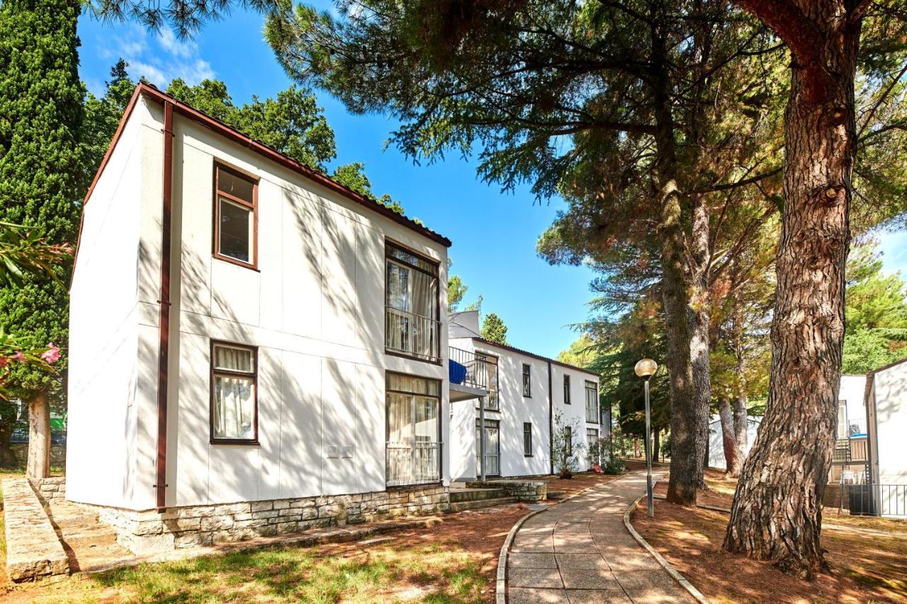 Apartments Astra Plava Laguna Porec Exterior photo